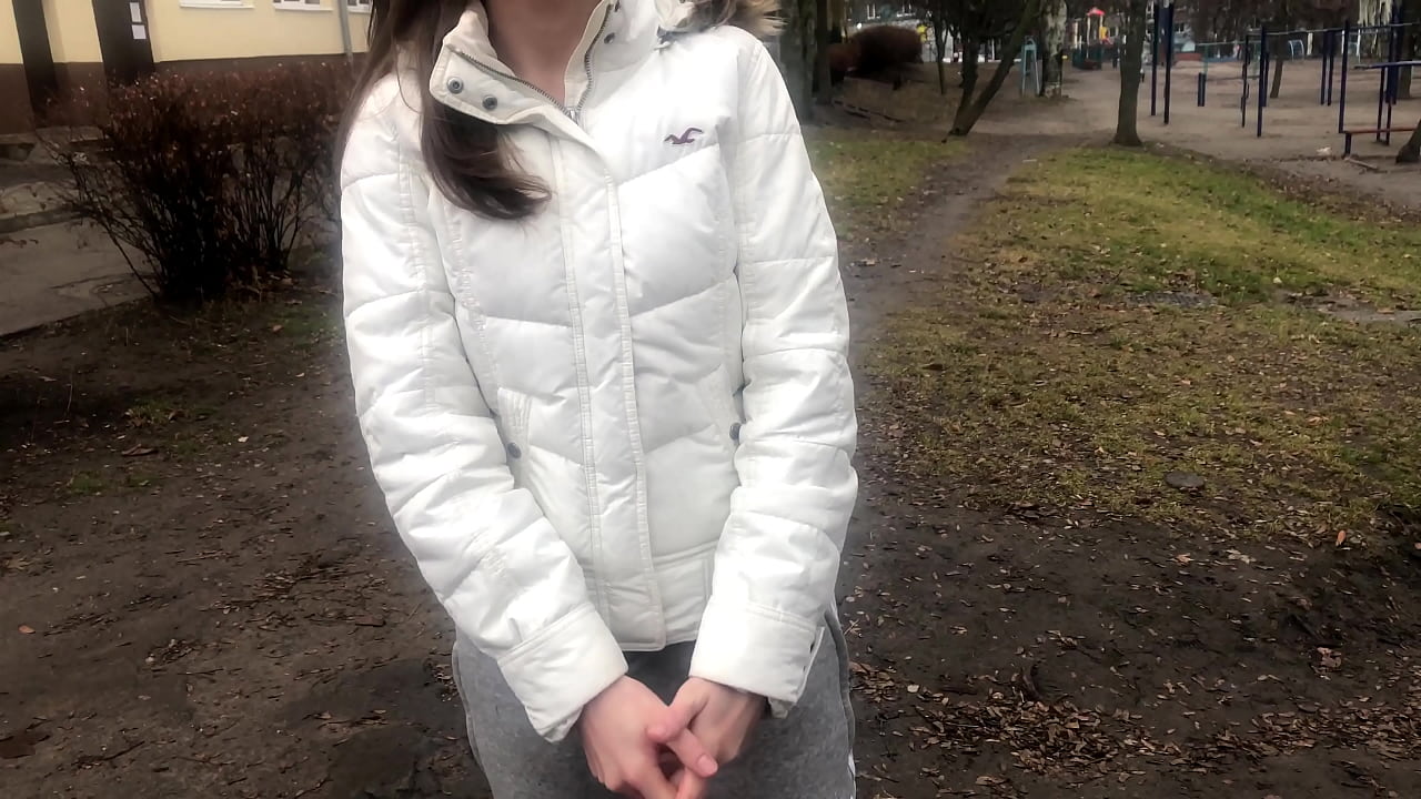 Emilen ve Becerilen Para İçin Yabancı. Rus Amatör. Konuşma ile.